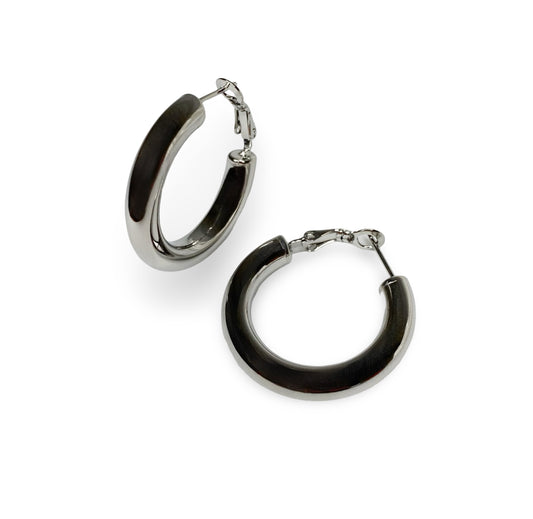 Hoops M earring