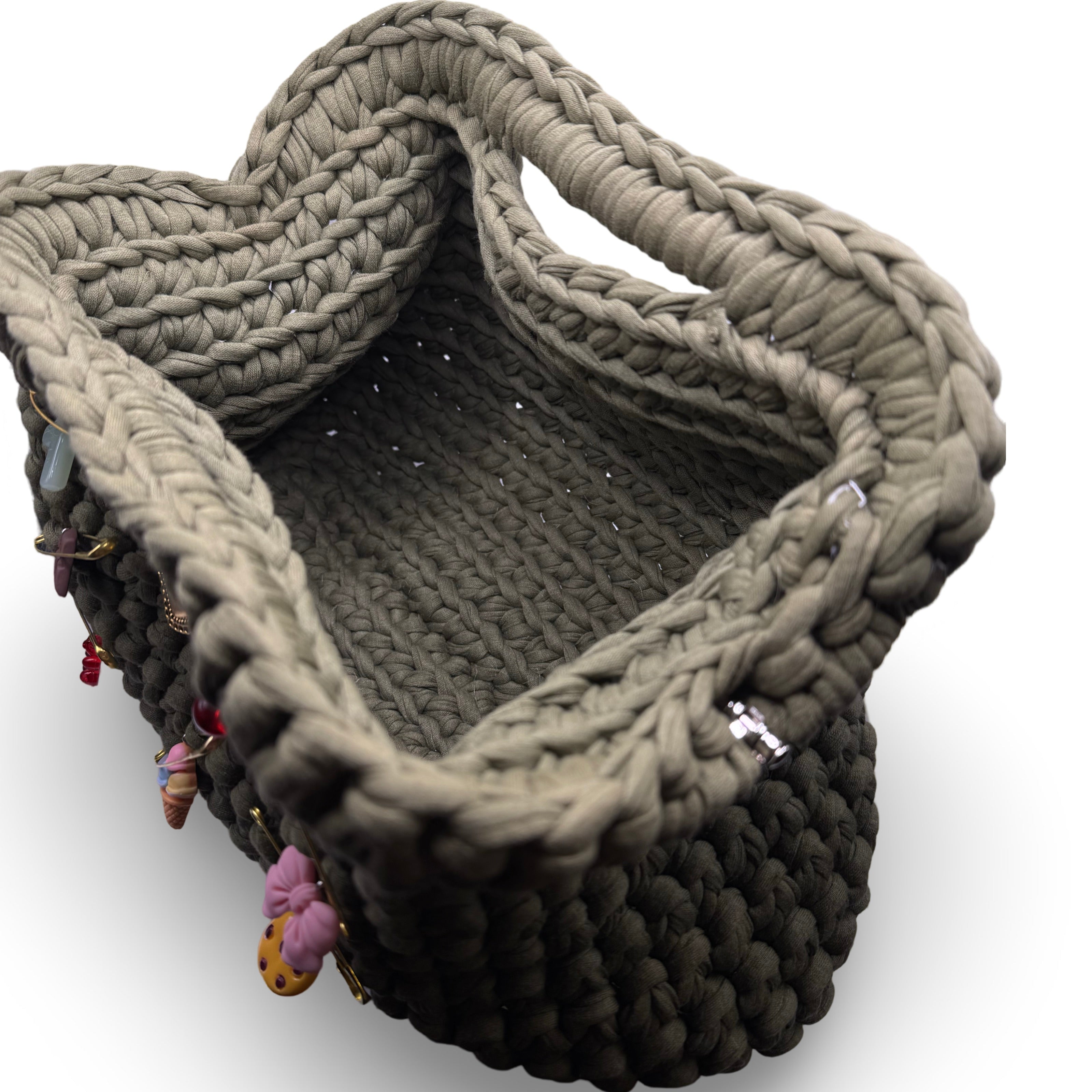 Crochet brat