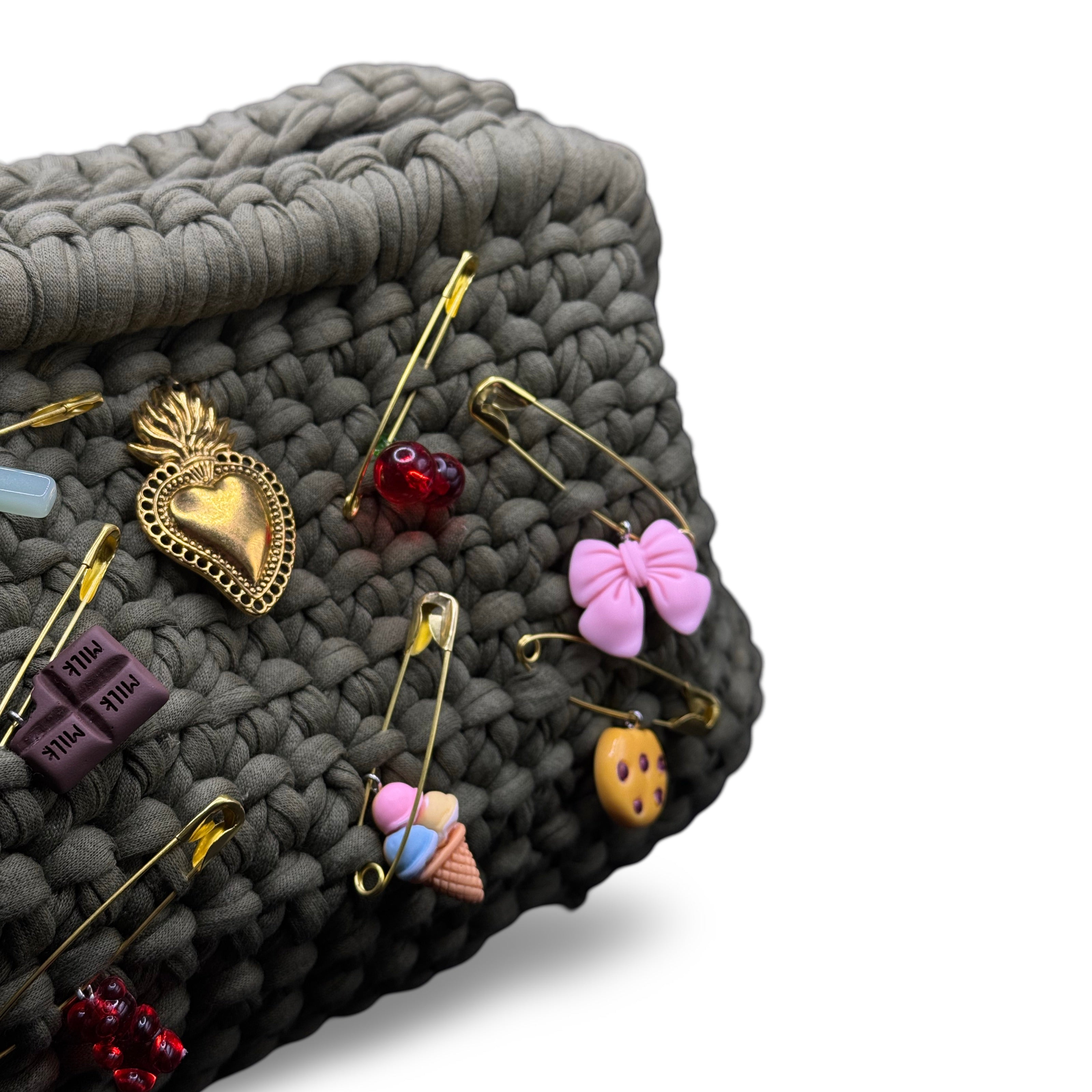 Crochet brat