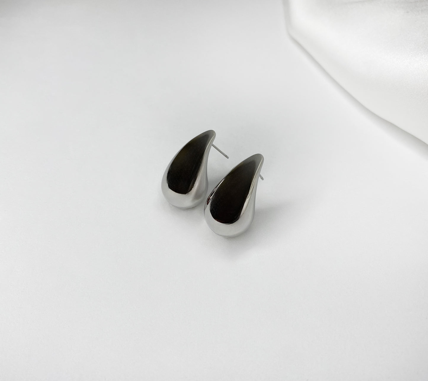 Bottega S. earring