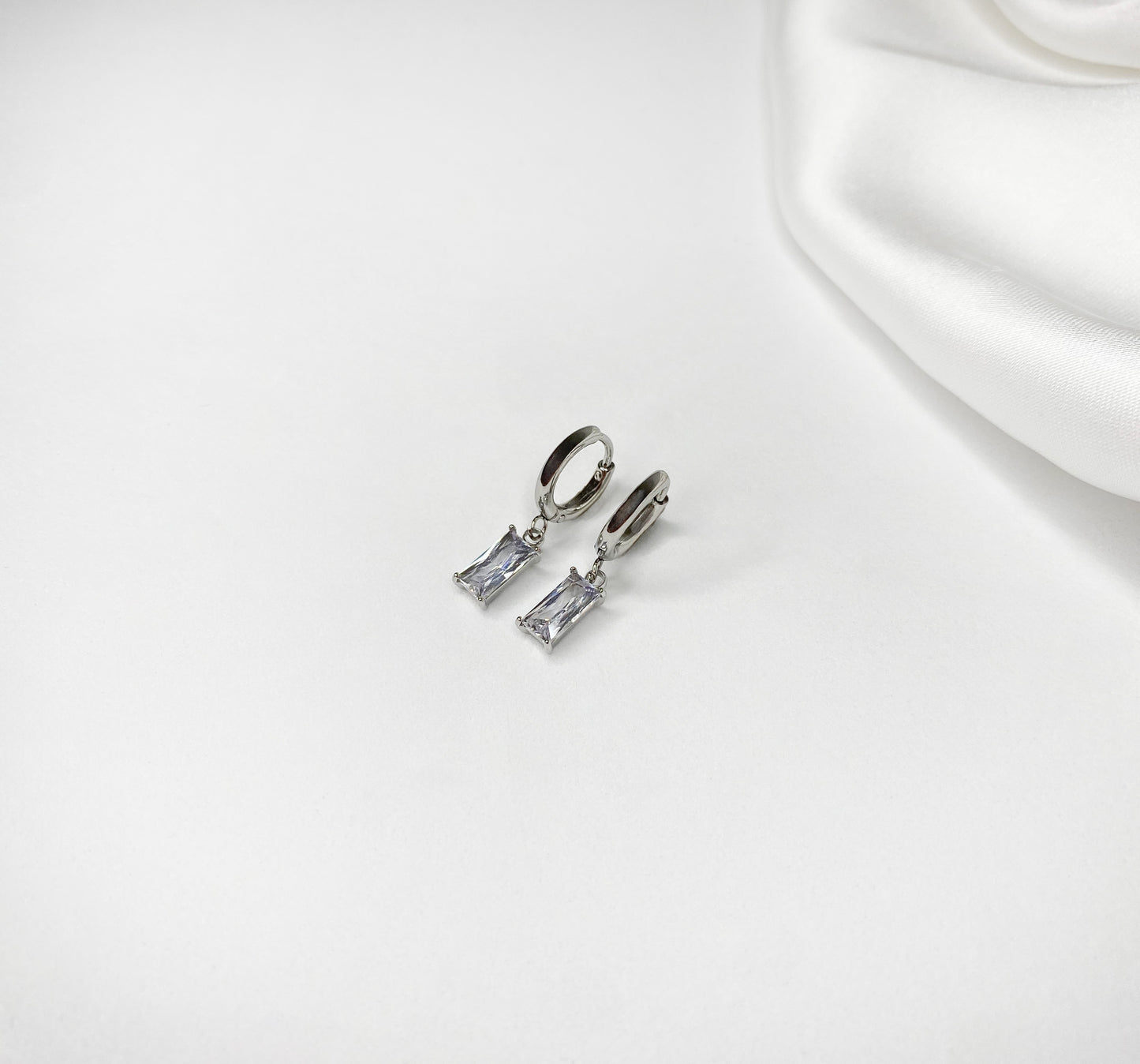 Diamond Cirle earring